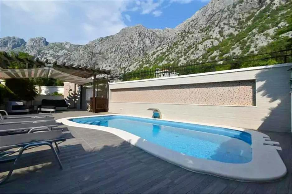 With Private Pool Kotor, Ljuta *